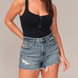 Abercrombie Curve Love High Rise Mom Short (Size 24 or 00)